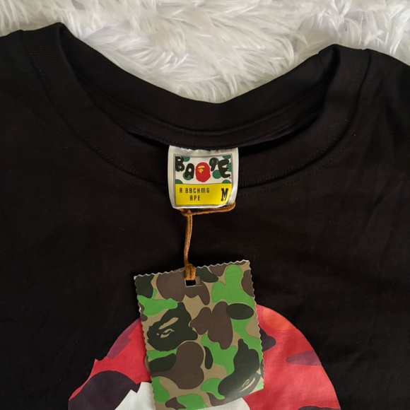 A Bathing Ape bape t shirt M says size M but I think it’s a smaller size - Picture 4 of 7